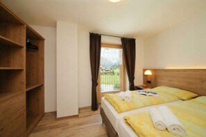 3 bedrooms, free WiFi, bed sheets