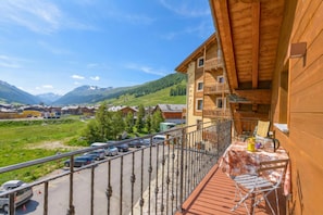 Departamento familiar, varias habitaciones, 2 baños (Reno) | Restaurante al aire libre