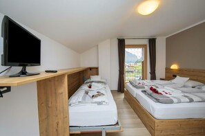 Family Apartment, Multiple Bedrooms (Senna) | 2 bedrooms, free WiFi, bed sheets - Volga (Livigno)