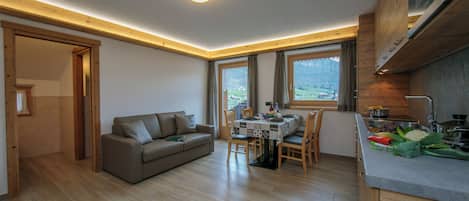 Familienapartment, Mehrere Schlafzimmer (Volga) | Wohnbereich