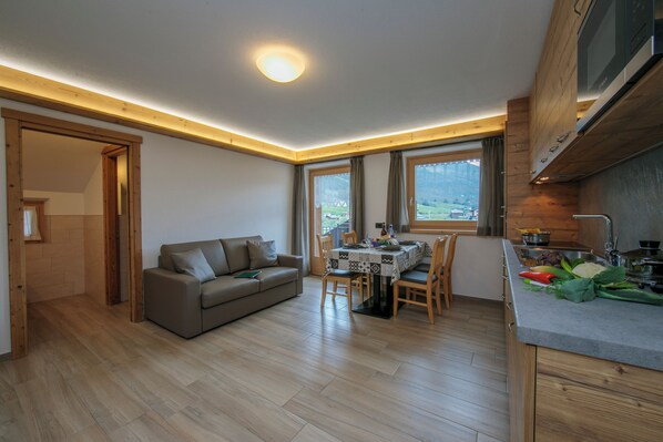 Familienapartment, Mehrere Schlafzimmer (Volga) | Wohnbereich