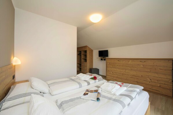 Family Apartment, Multiple Bedrooms (Senna) | 2 bedrooms, free WiFi, bed sheets - Volga (Livigno)