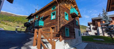 Family Apartment, 1 Bedroom, Microwave (Marlies Ski in - Ski out 50m) | Exterior