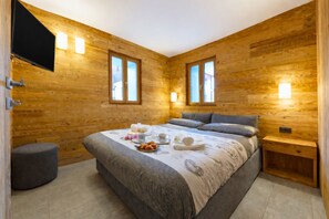 Family Apartment, 1 Bedroom, Microwave (Marlies Ski in - Ski out 50m) | 1 bedroom, WiFi, bed sheets - Marlies Ski in - Ski out Mt.50 (Livigno)