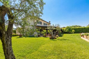 Family Villa, Multiple Bedrooms (Villa Pallina With Pool) | Exterior