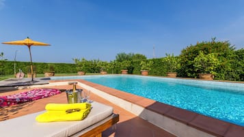 Family Villa, 4 Bedrooms, Microwave (Villa Pallina With Pool) | Pool | Seasonal outdoor pool