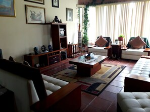 Smart TV, fireplace, heated floors - Quinta La Gardenia (Puembo)