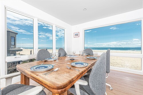 Oceanfront Upper Unit with Panoramic Views! Includes Patio - a Guest Favorite!