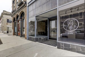 Exterior detail - Lincoln’s Loft - Speakeasy Suite (Lincoln)