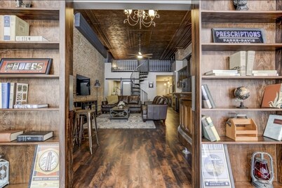 Lincoln’s Loft - Speakeasy Suite