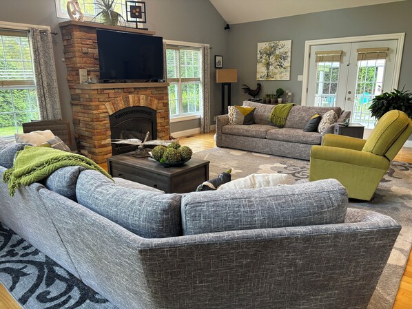 Smart TV, fireplace, video games, books