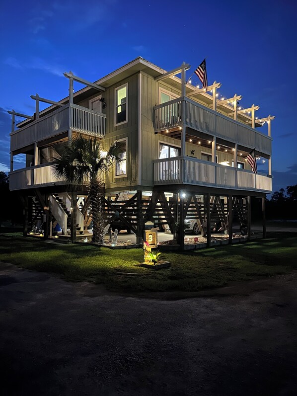 المنشأة من الخارج