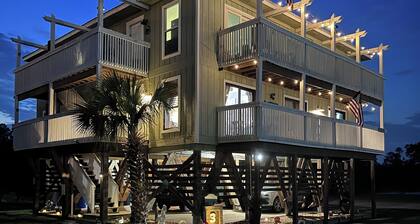Secluded & heart of Orange Beach! Great rates! 2bed 2bath sleeps 6! Book Today!!