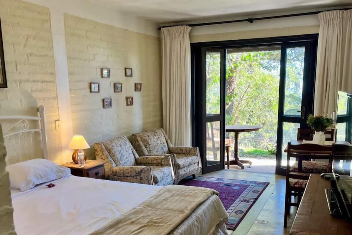 Standard-huone, patio | Minibaari, yksilöllisesti sisustettu