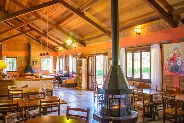 Restaurant - Pousada VillaSerrana (Camanducaia)