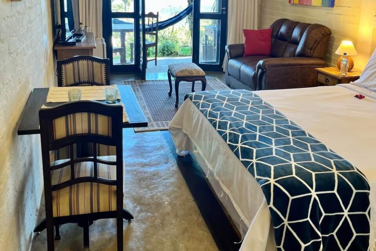 Kahden hengen superior-huone, patio, uima-altaan luona | Minibaari, yksilöllisesti sisustettu