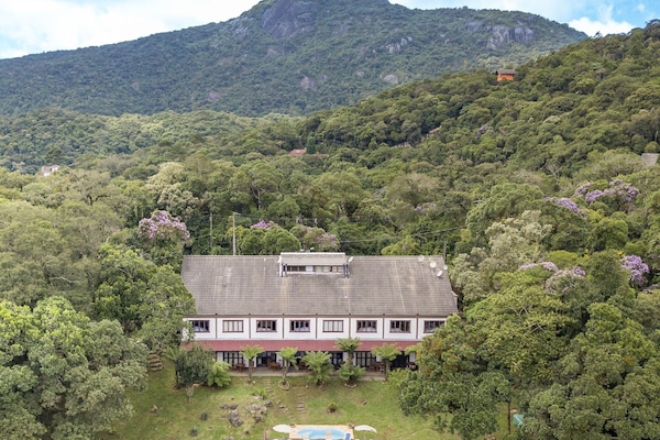 Fachada da propriedade