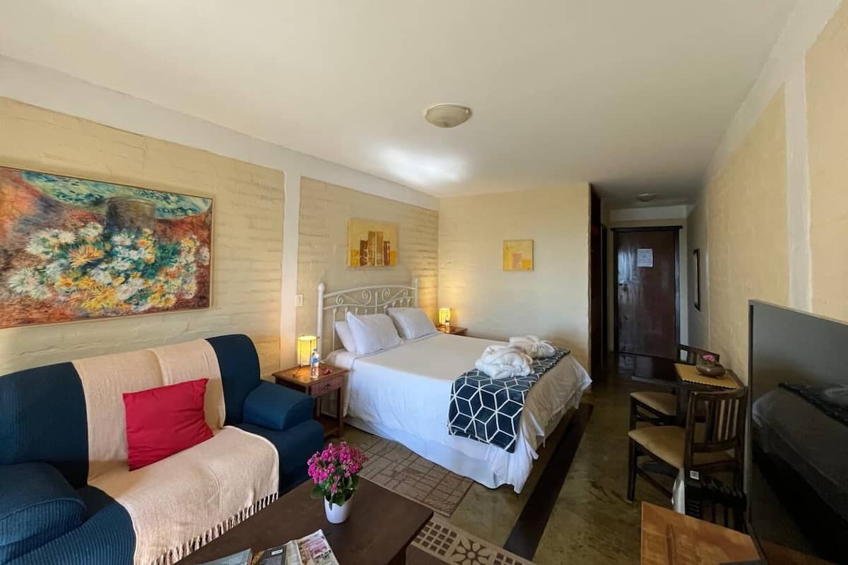 Kahden hengen deluxe-huone, patio, vuoristonäköala | Minibaari, yksilöllisesti sisustettu