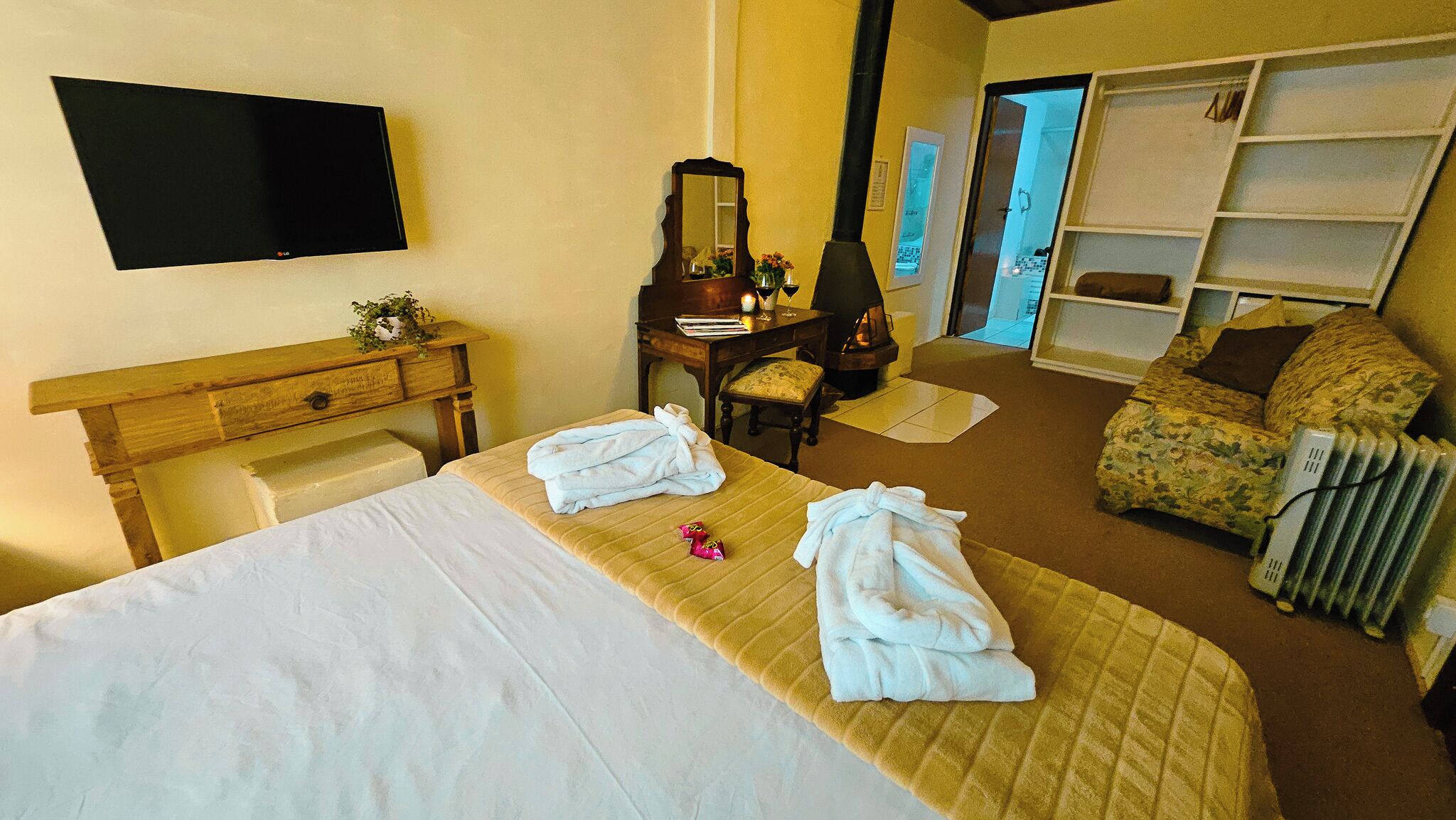 Kahden hengen deluxe-huone, 1 keskisuuri parisänky, poreamme | Minibaari, yksilöllisesti sisustettu