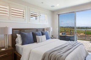 3 bedrooms, desk, iron/ironing board, travel cot