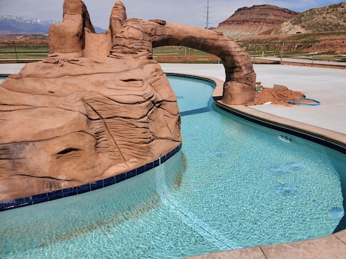 Charming Casita for 2 | Pool | Mini Golf | CC