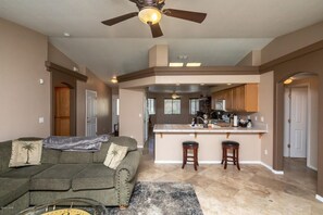 Smart TV, DVD player, books, stereo