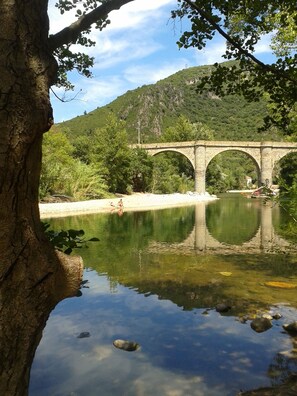 Unclassified image, 2 of 15, button - Divine view (Vieussan)