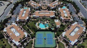 Exterior - 1/2 Upstairs Condo with Mountain Views and Walking Distance to Downtown Palm Spr (Palm Springs)