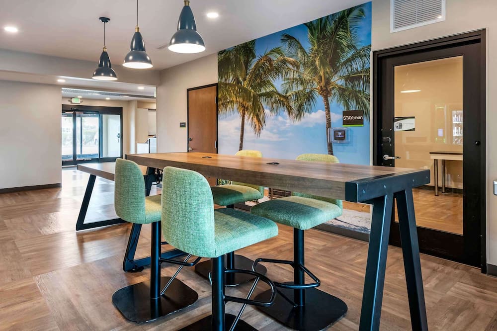Extended Stay America Premier Suites Tampa Fairgrounds Casin