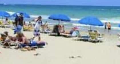 Oceanfront condo, beach, pool. 4 eateries on premises. Rent kayaks and jet skis.