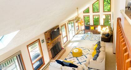 Lakefront- Hot Tub/Foosball table/Pool table/Kayak