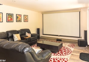 Interior - Lakefront- Hot Tub/Foosball table/Pool table/Kayak (Long Pond)
