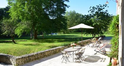 B&B 2 steps from Futuroscope and the A10 motorway.