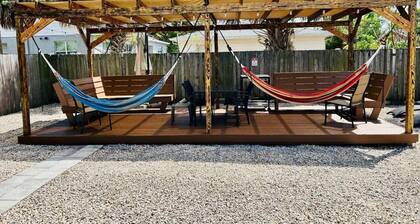 This studio is a 1 bedroom(s), 1 bathrooms, located in Tampa, FL.