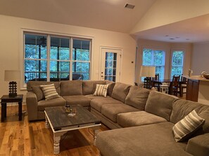 TV, fireplace, ping pong