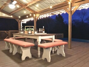 屋外ダイニングエリア