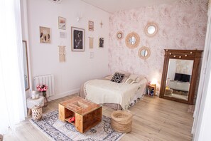 1 bedroom, iron/ironing board, WiFi, bed sheets - Cosy boho flat close to the port of La Teste de Buch (La Teste-de-Buch)