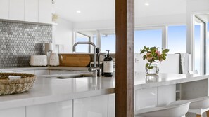 Fridge, microwave, oven, dishwasher - The Lorne House - Perfectly positioned just meters from the sand. (Lorne)