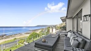 Terrace/patio - The Lorne House - Perfectly positioned just meters from the sand. (Lorne)