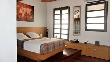 3 slaapkamers, een strijkplank/strijkijzer, wifi, beddengoed