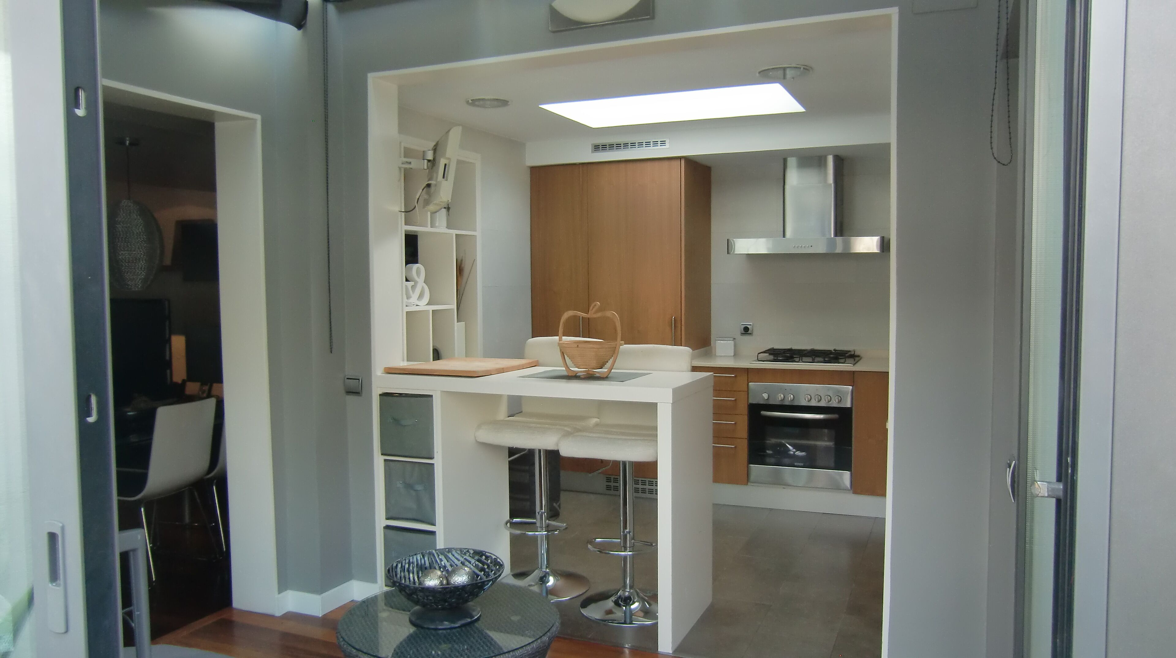 Microondas, horno, placa de cocina y lavavajillas