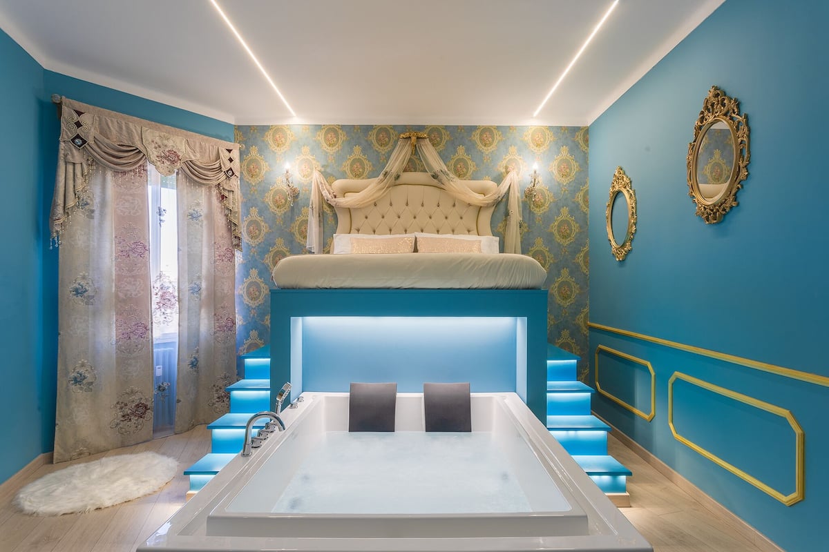 Deluxe Room, Hot Tub (Marie Antoniette)