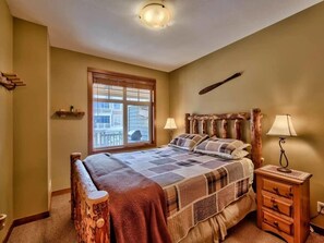 Condo, 2 Bedrooms