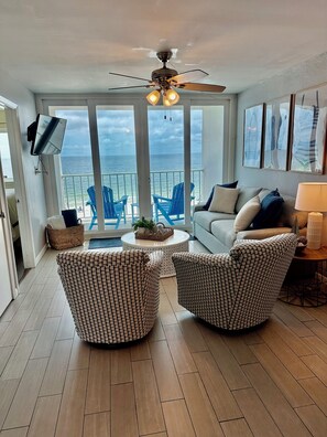 Smart TV, DVD player - Beautiful Beachfront 2 Bed/2 Bath Condo - Walk to Hangout and Great Rates (Gulf Shores)
