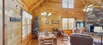 Lovely sunlit home with deck, hammock, jetted tub, foosball, & fire pit