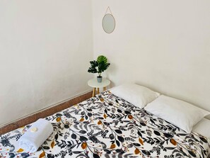 Habitación estándar, 1 cama de matrimonio | Ropa de cama de alta calidad, wifi gratis, ropa de cama