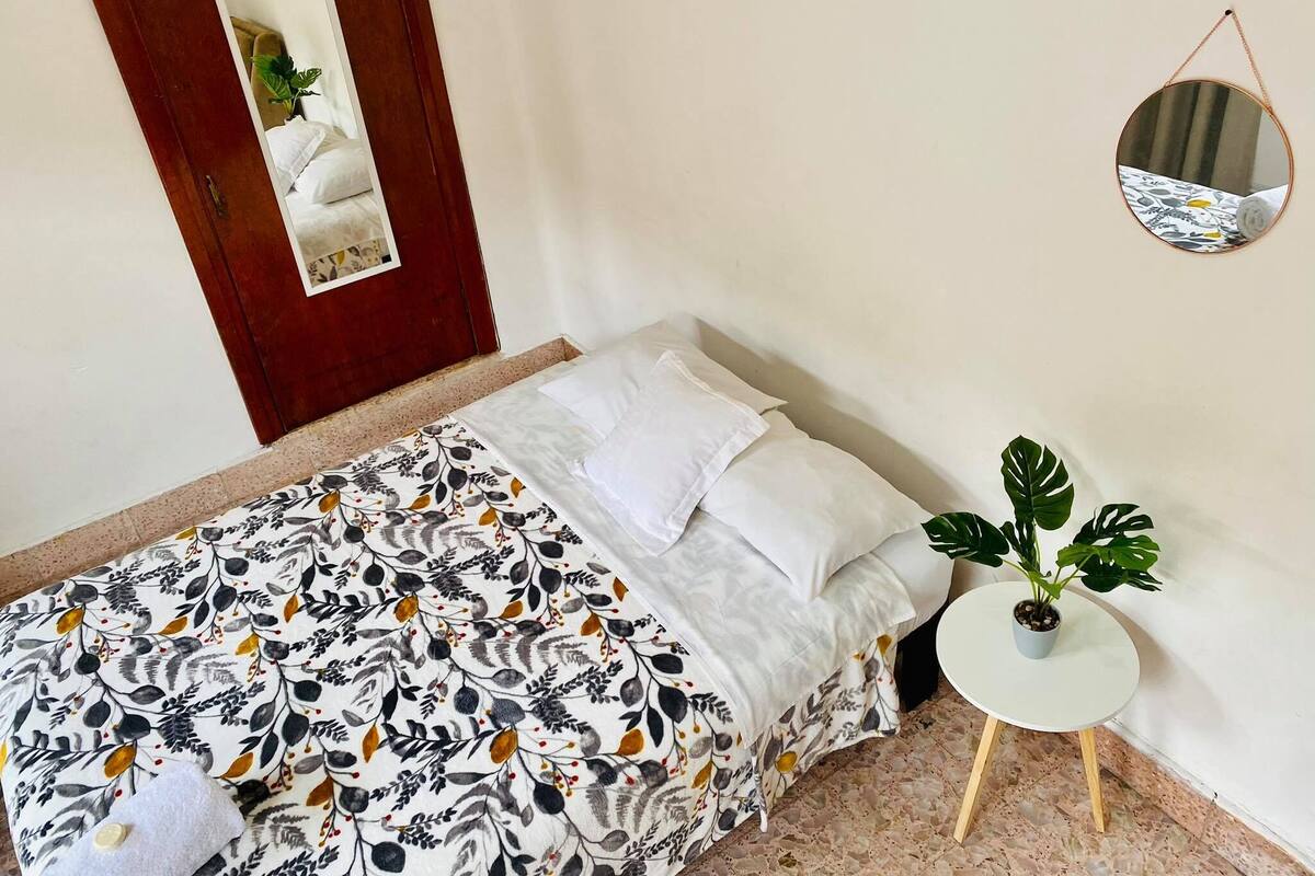 Premium bedding, WiFi (free), bed sheets