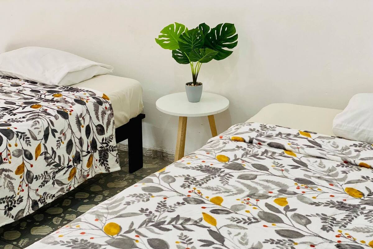 Standard Room, 2 Queen Beds | Premium bedding, WiFi (free), bed sheets