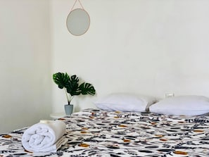 Standard Room, 1 Queen Bed | Premium bedding, free WiFi, bed sheets - Casa del Centro (Morelia)