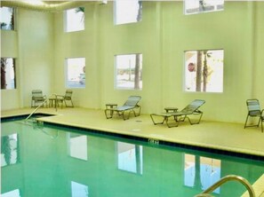 Indoor pool, outdoor pool - 🌴3BA 2BR + BUNK RM. GREAT LOCATION FANTASTIC VIEWS.🌴BEACH SERVICE 2 CHAIRS, 😎🏖️ (Panama City Beach)